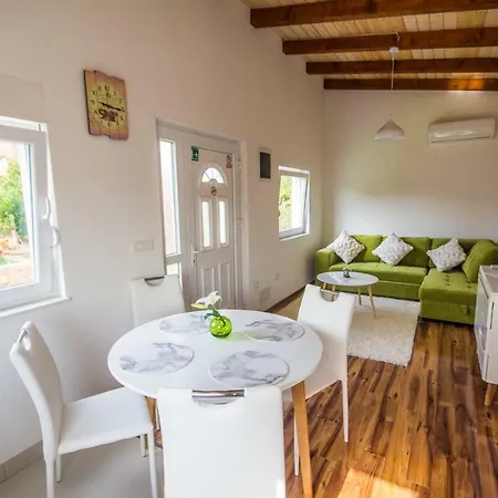 Ferienhaus Nikola *